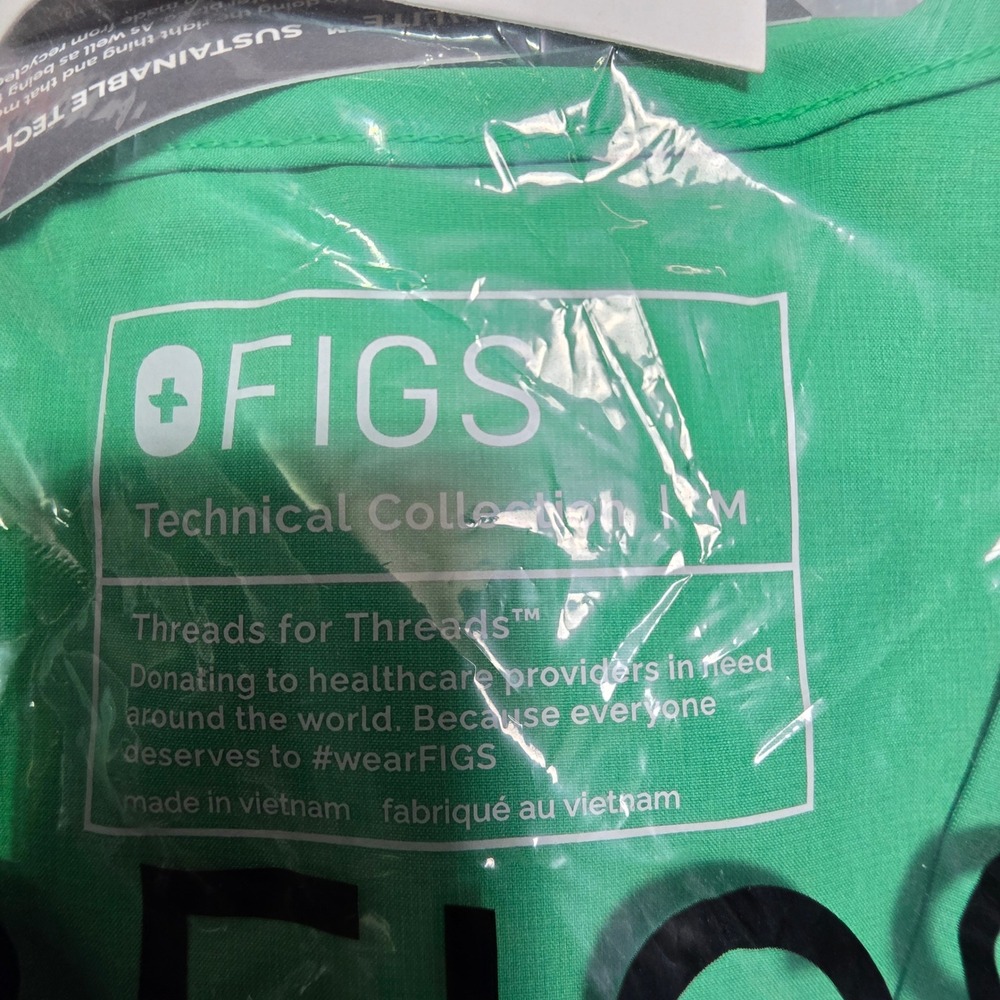 FIGS Catarina Fionlite One-Pocket Scrub Top Green W21SW1025 Medium NWT - Picture 2 of 6